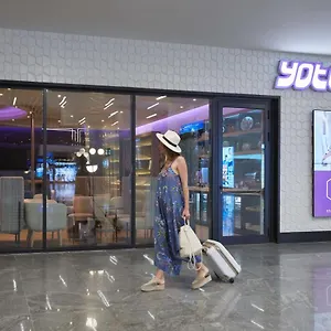 Yotelair Airport, Duty Free - International Transit Area Отель