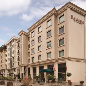 מלון Ramada By Wyndham Grand Bazaar
